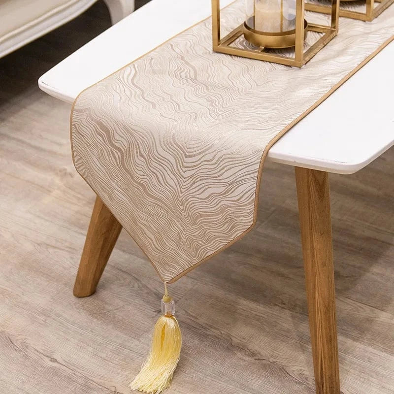 Chemin de Table Beige Doré - Élégance Marbrée pour Vos Tables