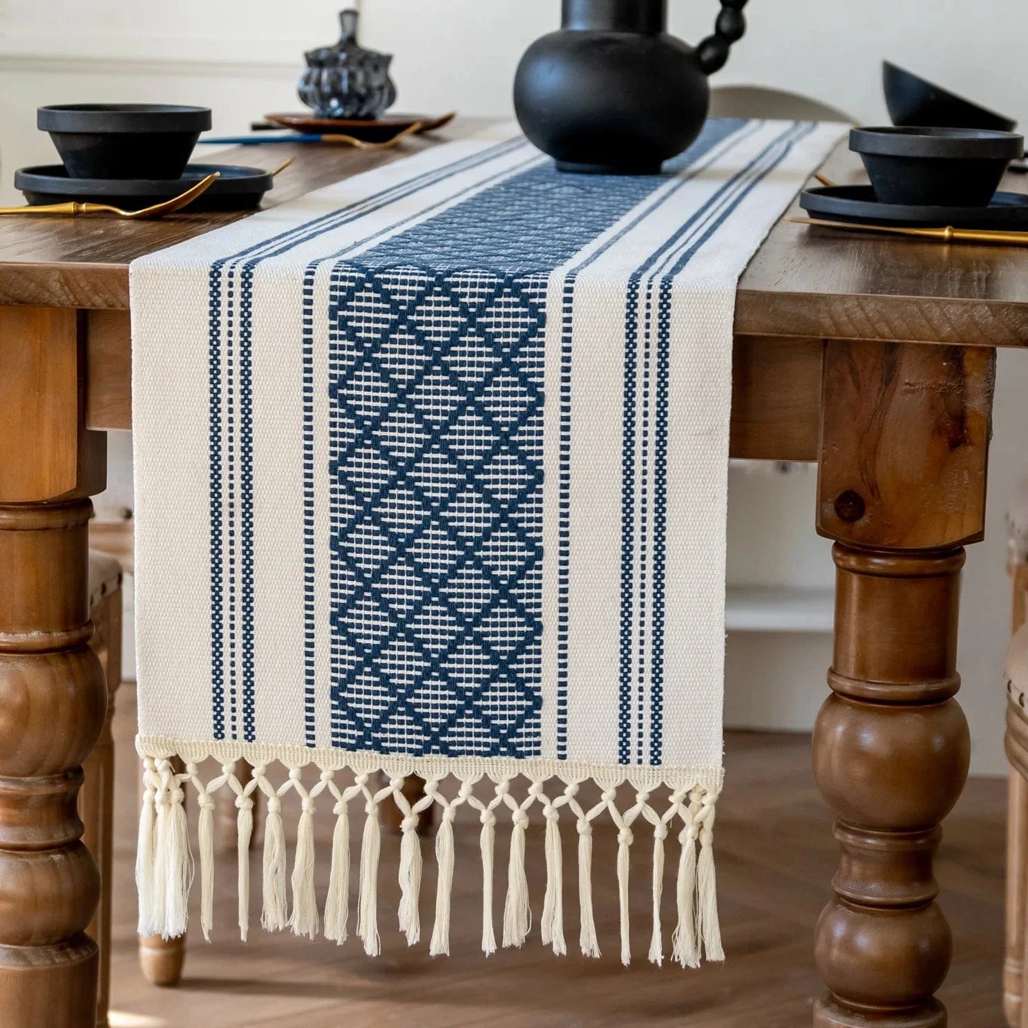 Chemin de table Bohème Bleu et Blanc à longues franges