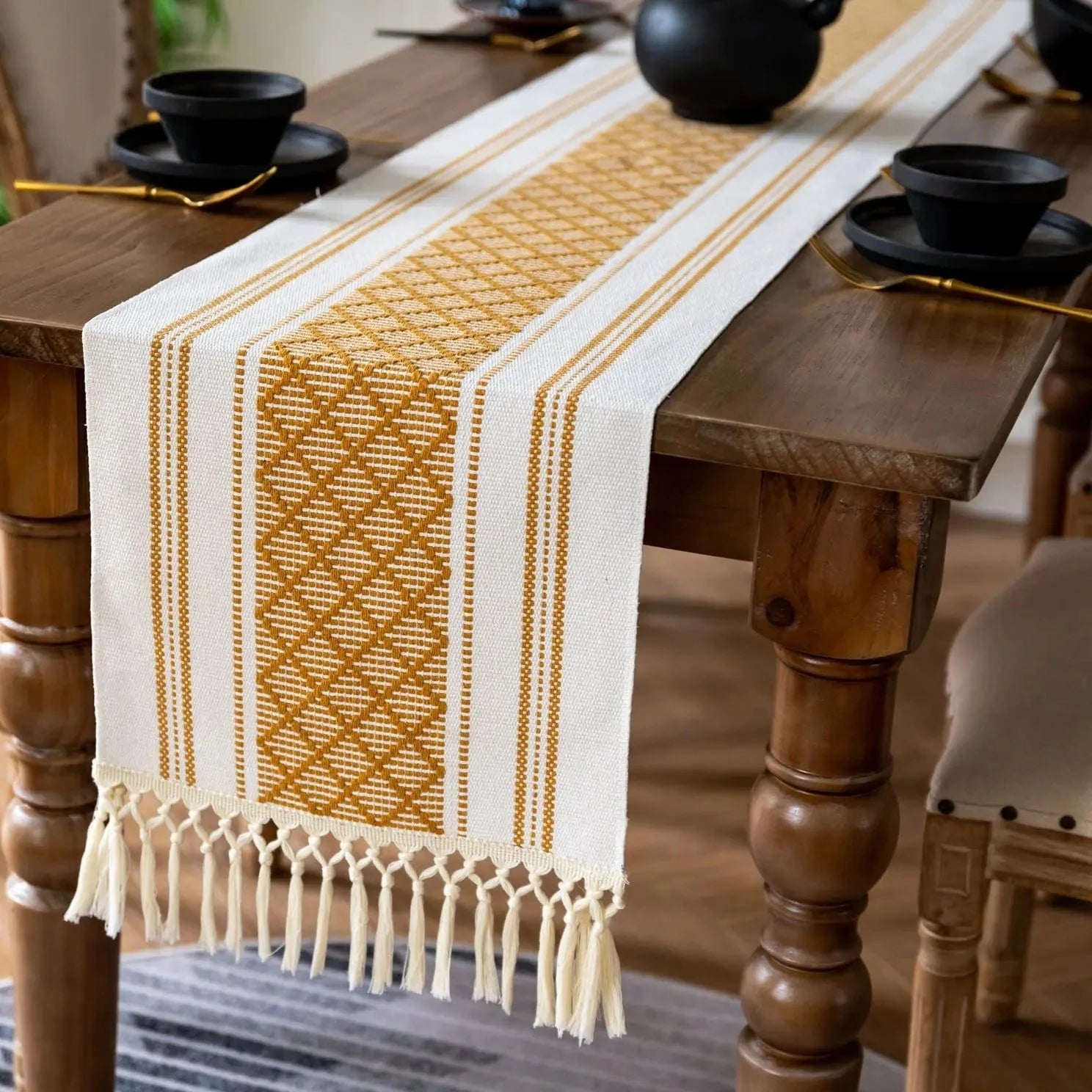 Chemin de table Bohème Jaune et Blanc à longues franges