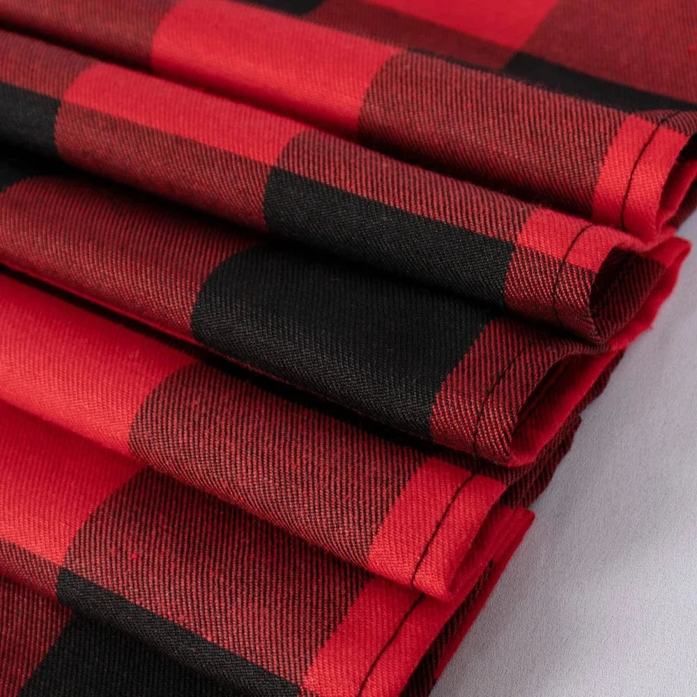 Chemin de Table Carreaux Rouge et Noir - Sublimez votre déco avec style unique !