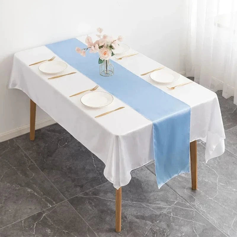 Chemin de Table en Satin Bleu Clair