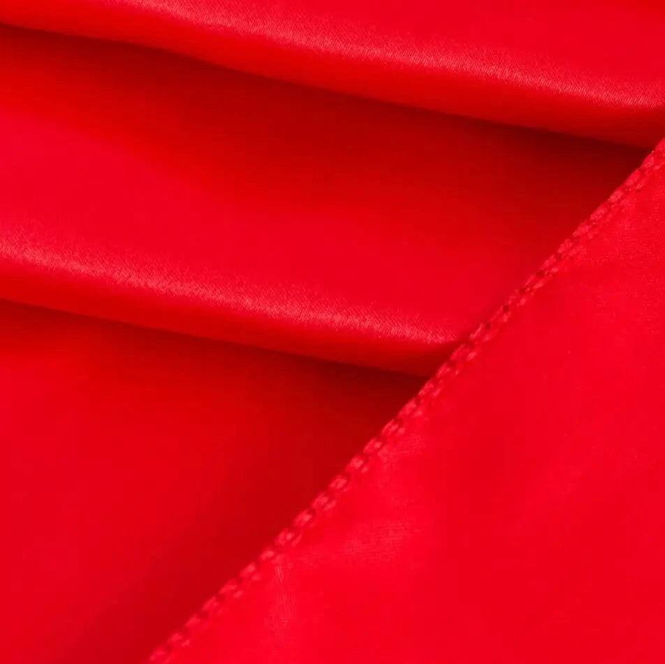 Chemin de Table en Satin Rouge