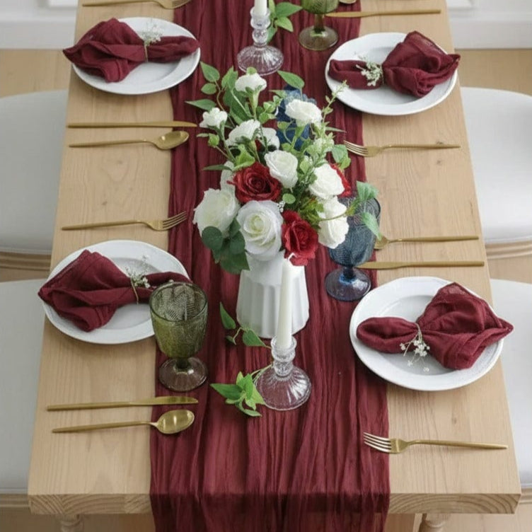 Chemin de Table Gaze de Coton Bordeaux - Texture Plissée Chic