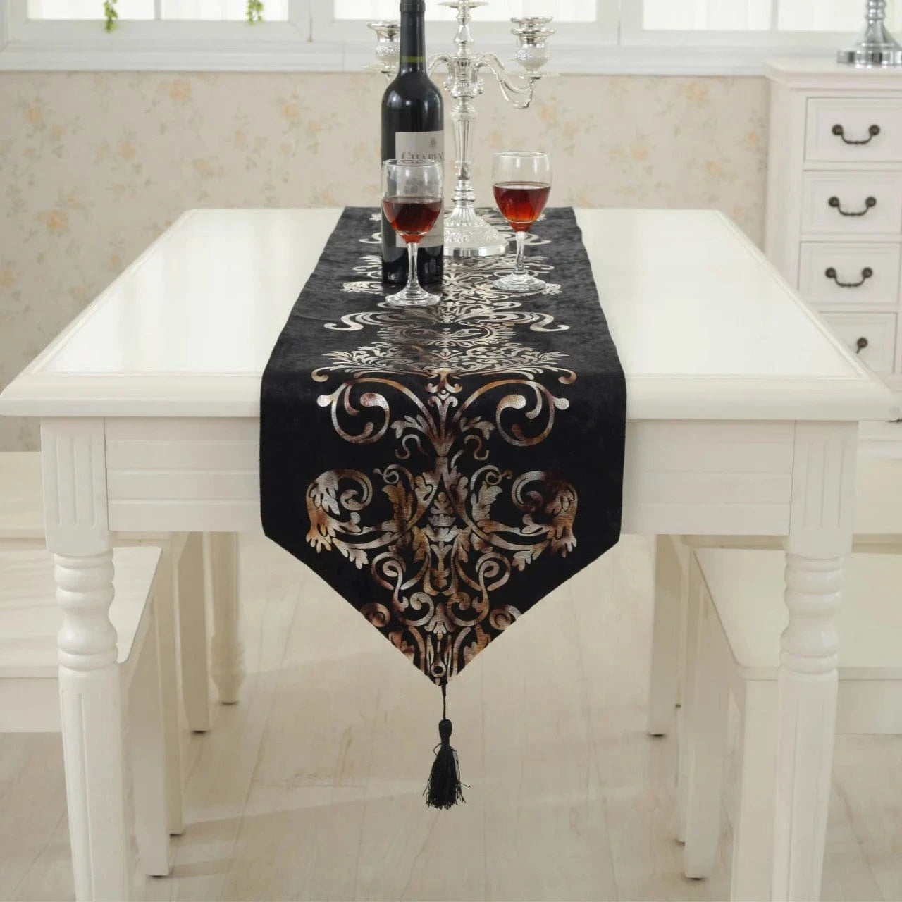 Chemin de Table Noir et Doré - Motifs Baroque Moderne Luxe