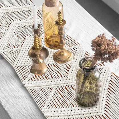 Chemin de Table au Crochet Moderne - Motifs Géométriques Élégants