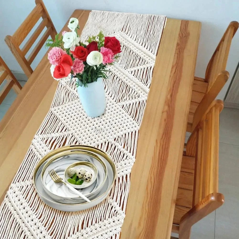 Chemin de Table au Crochet Moderne - Motifs Géométriques Élégants