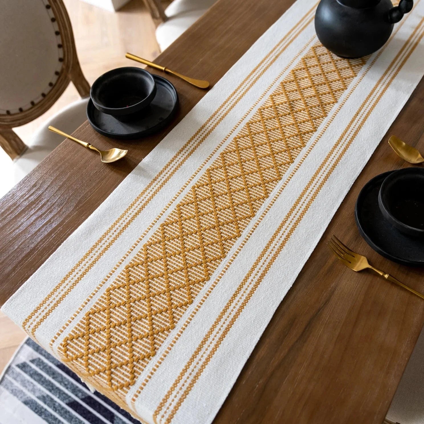 Chemin de table Bohème Jaune et Blanc à longues franges