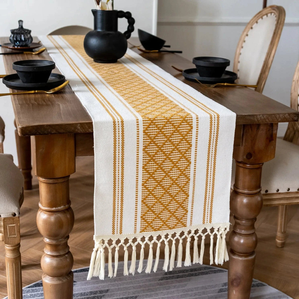 Chemin de table Bohème Jaune et Blanc à longues franges