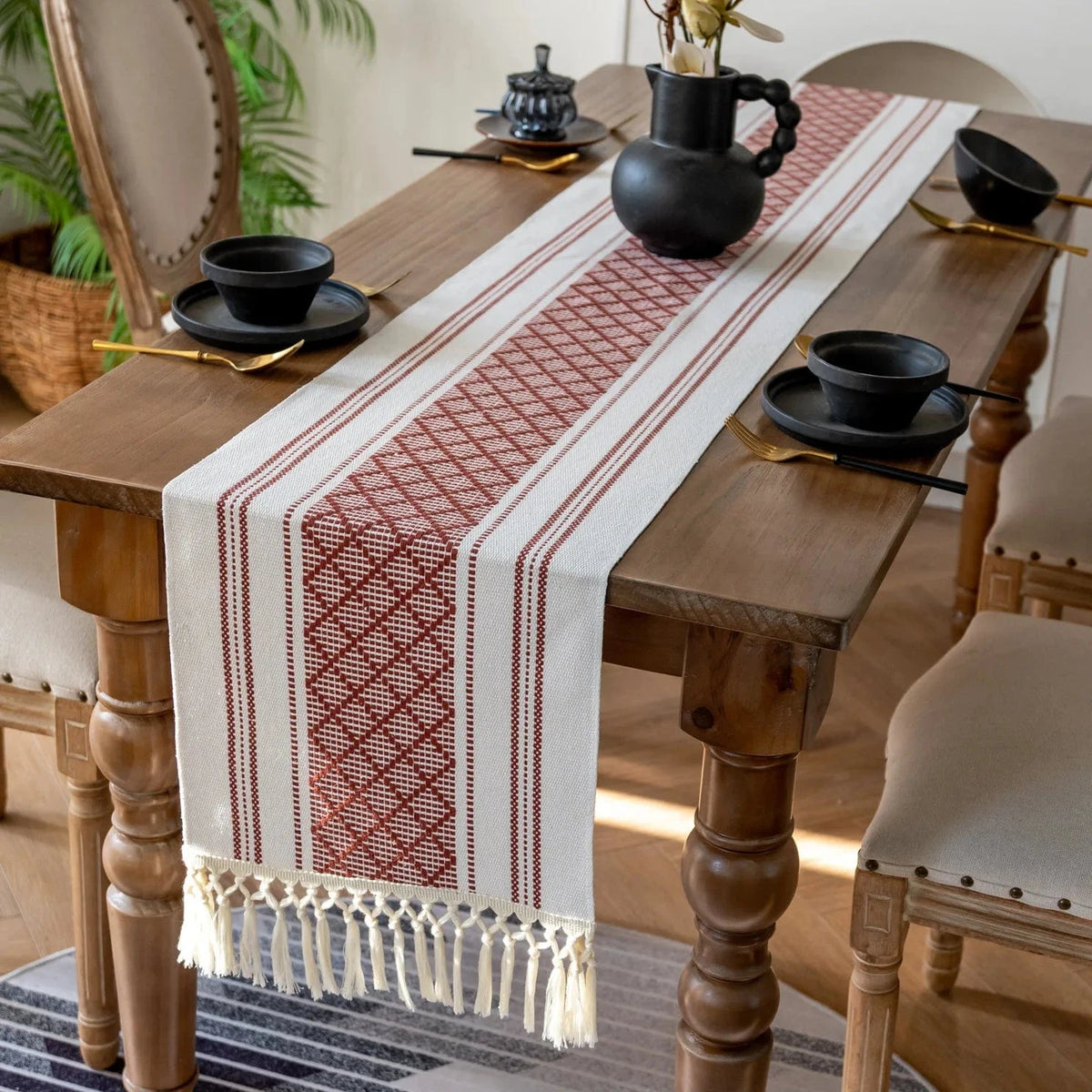 Chemin de table Bohème Rouge et Blanc à longues franges