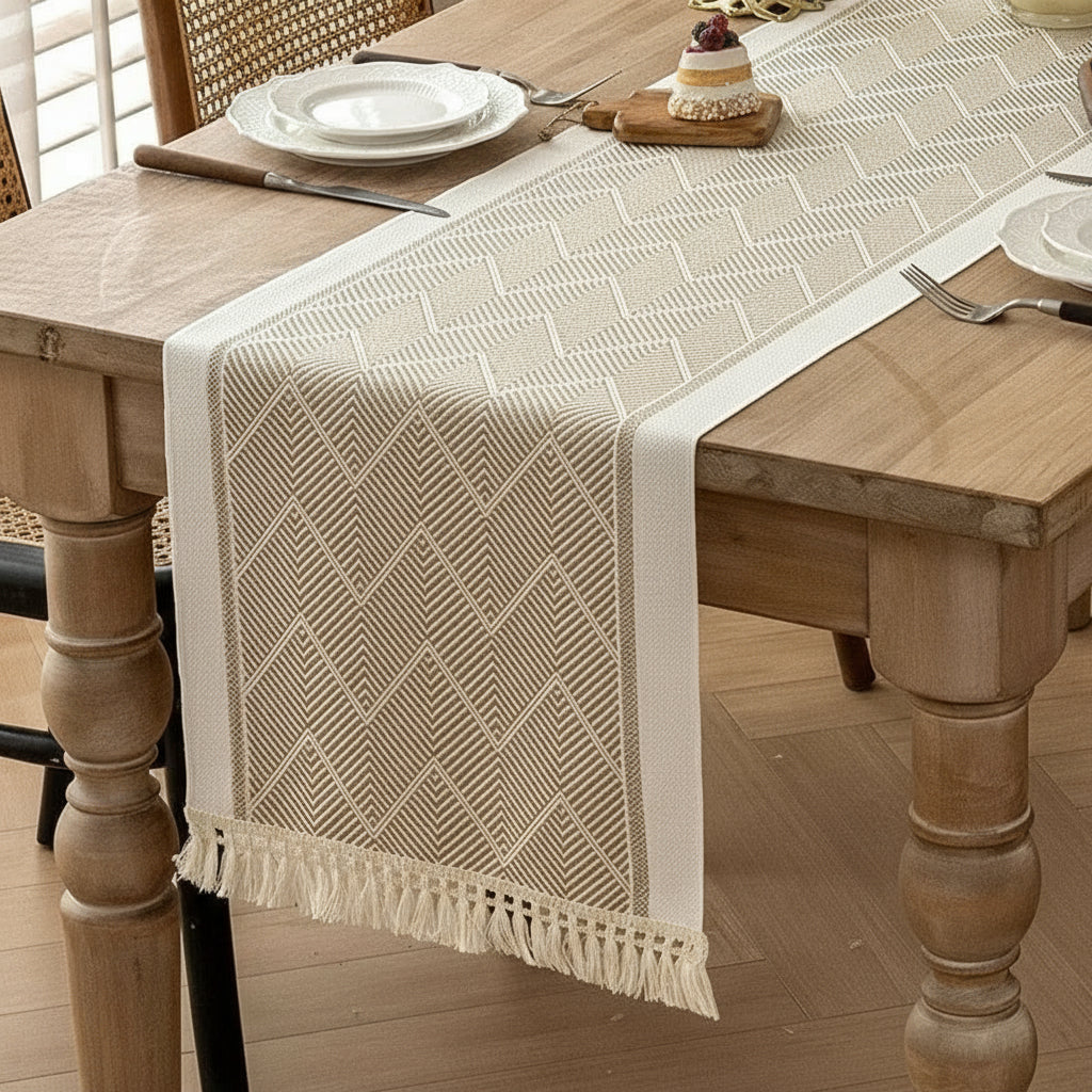 Chemin de Table Chevron Beige - Motif Géométrique Moderne