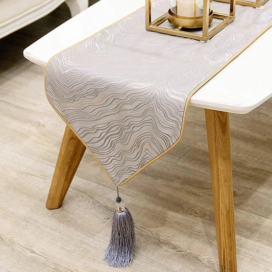 Chemin de Table Crème Argenté - Élégance Marbrée pour Vos Tables