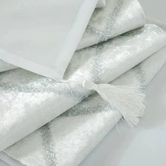 Chemin de table déco mariage : Sublimez vos tables avec élégance