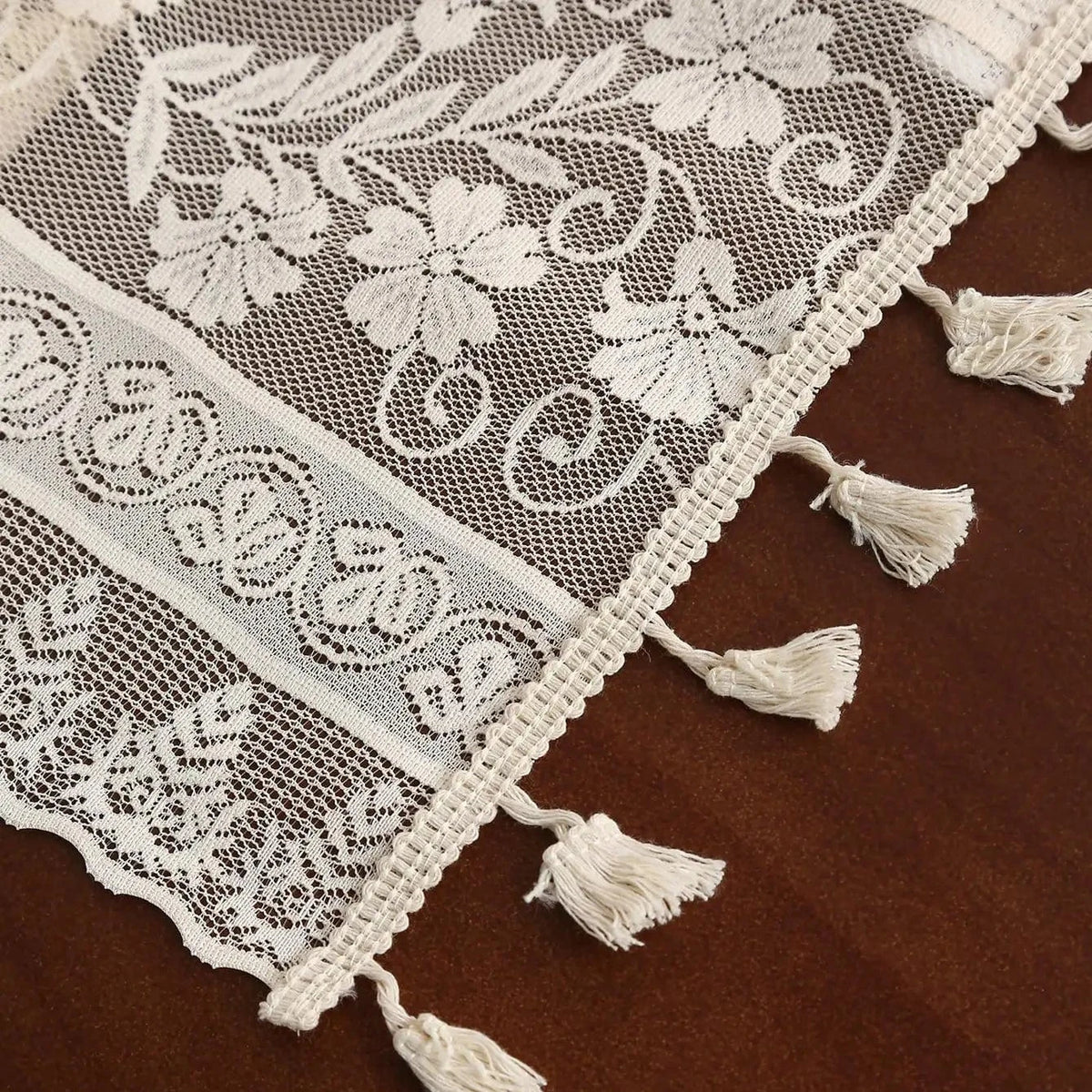 Chemin de Table Dentelle Écru - Motifs Floraux Romantiques Vintage