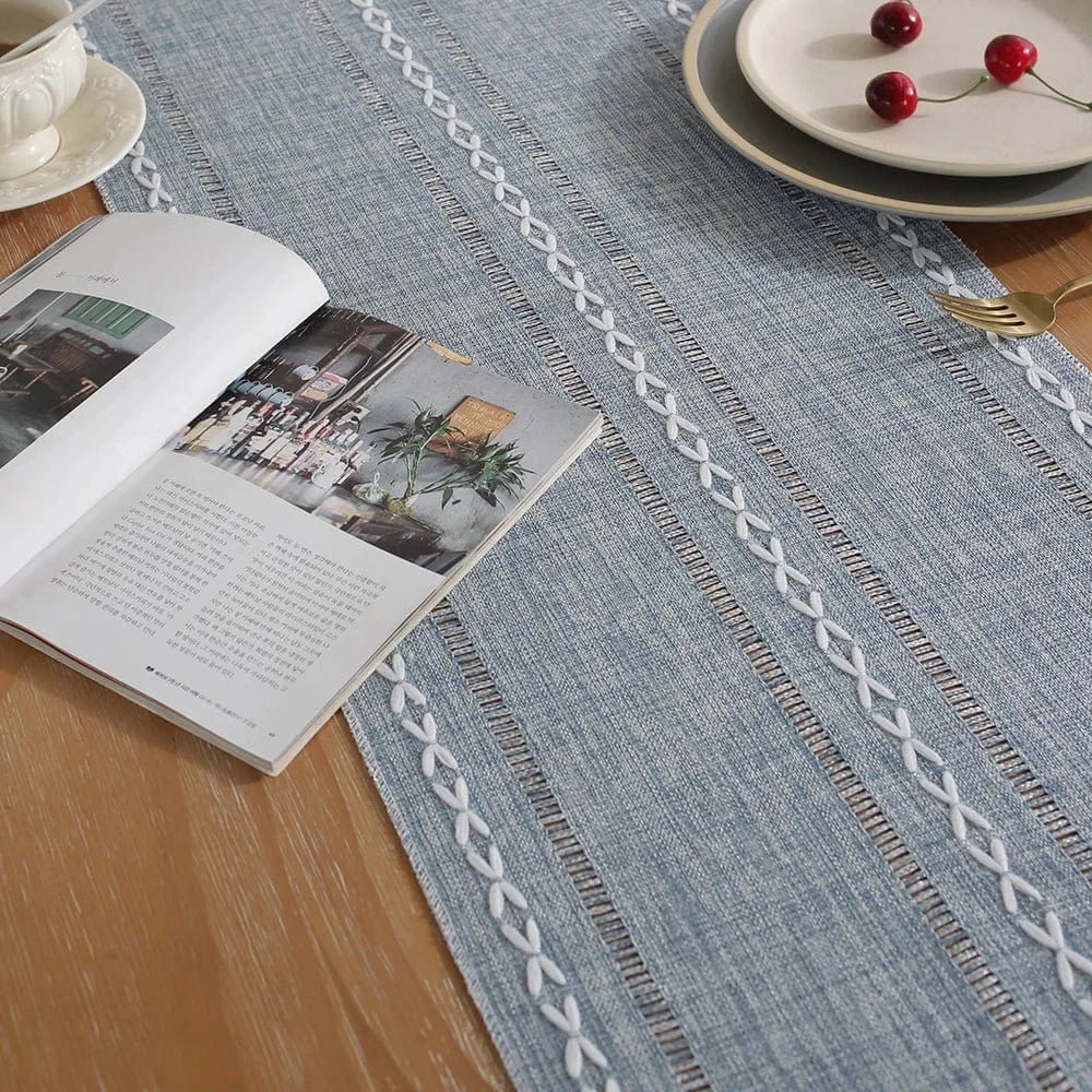 Chemin de Table en Lin Gris - Tissage Moderne Sophistiqué