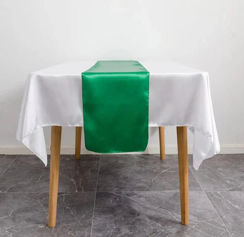 Chemin de Table en Satin Vert