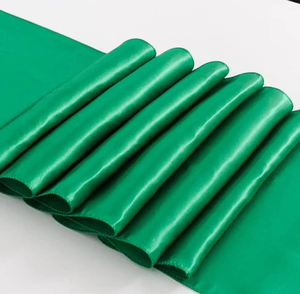 Chemin de Table en Satin Vert
