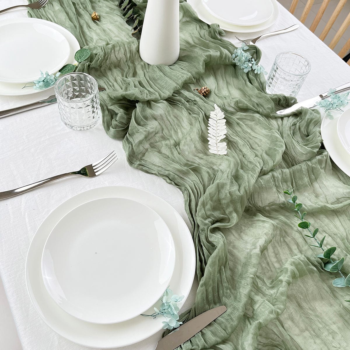 Chemin de Table Gaze de Coton Vert Sauge - Tendance 2025