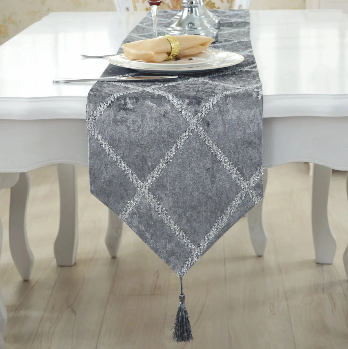 Chemin de Table Gris Argenté - Velours Moderne Sophistiqué Chic