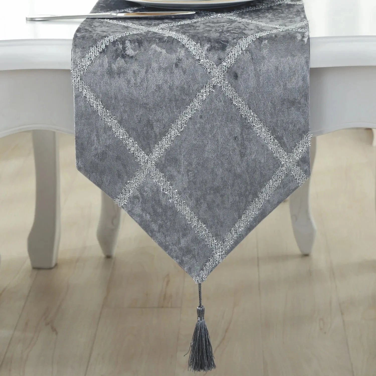 Chemin de Table Gris Argenté - Velours Moderne Sophistiqué Chic