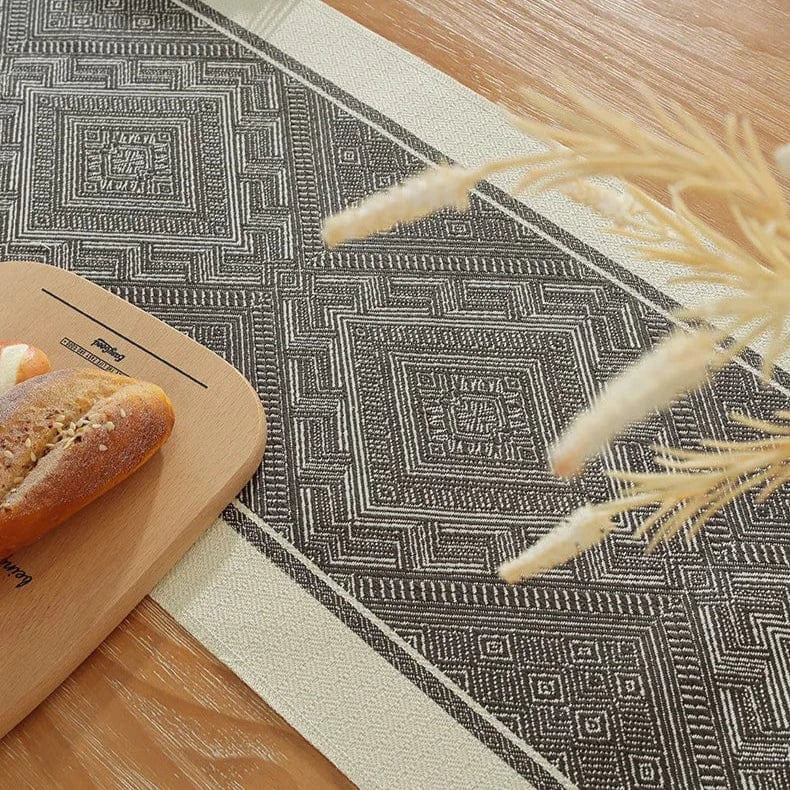 Chemin de Table Gris Jacquard - Héritage Artisanal Authentique