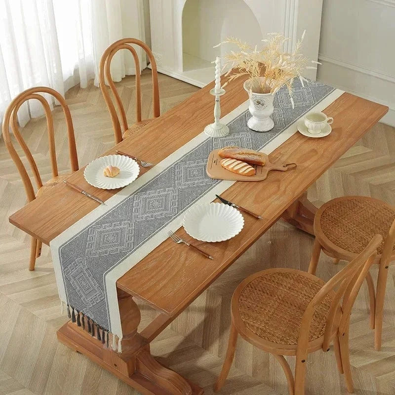 Chemin de Table Gris Jacquard - Héritage Artisanal Authentique