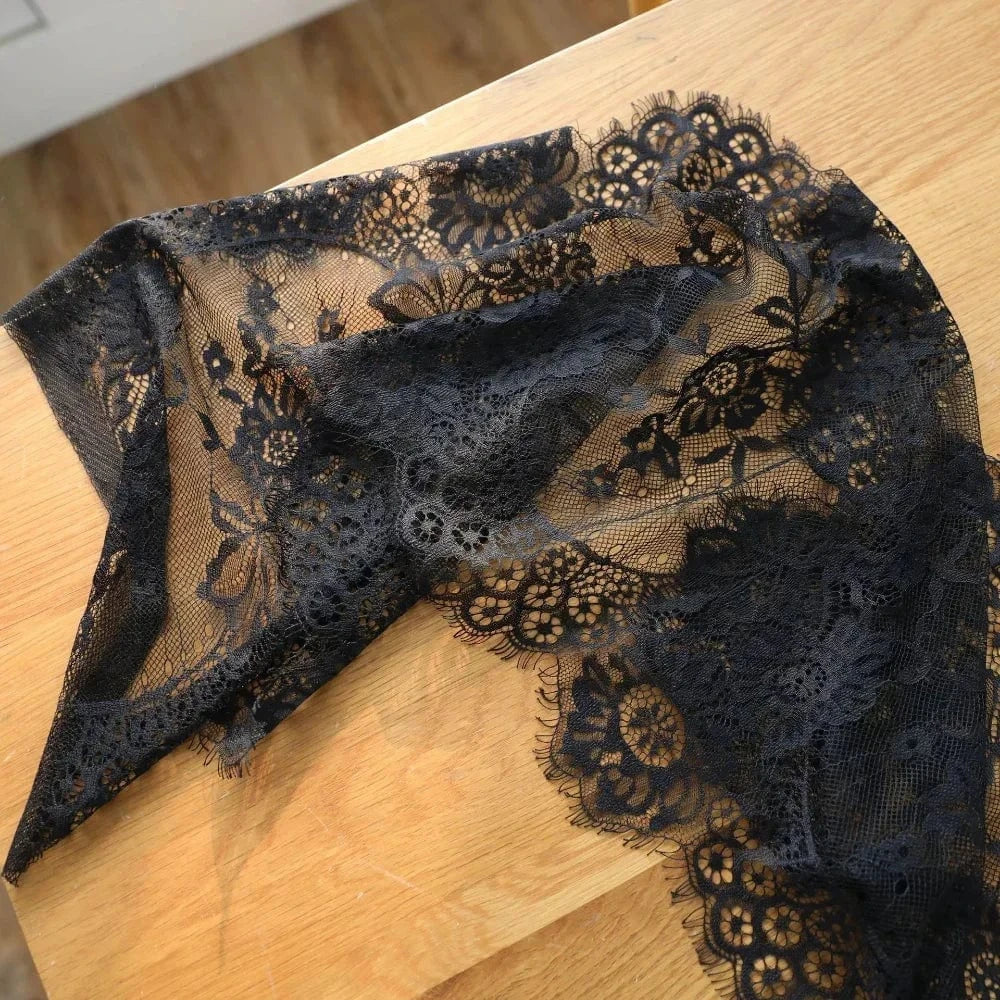 Chemin de Table Mariage Noir - Dentelle Élégante Sophistiquée