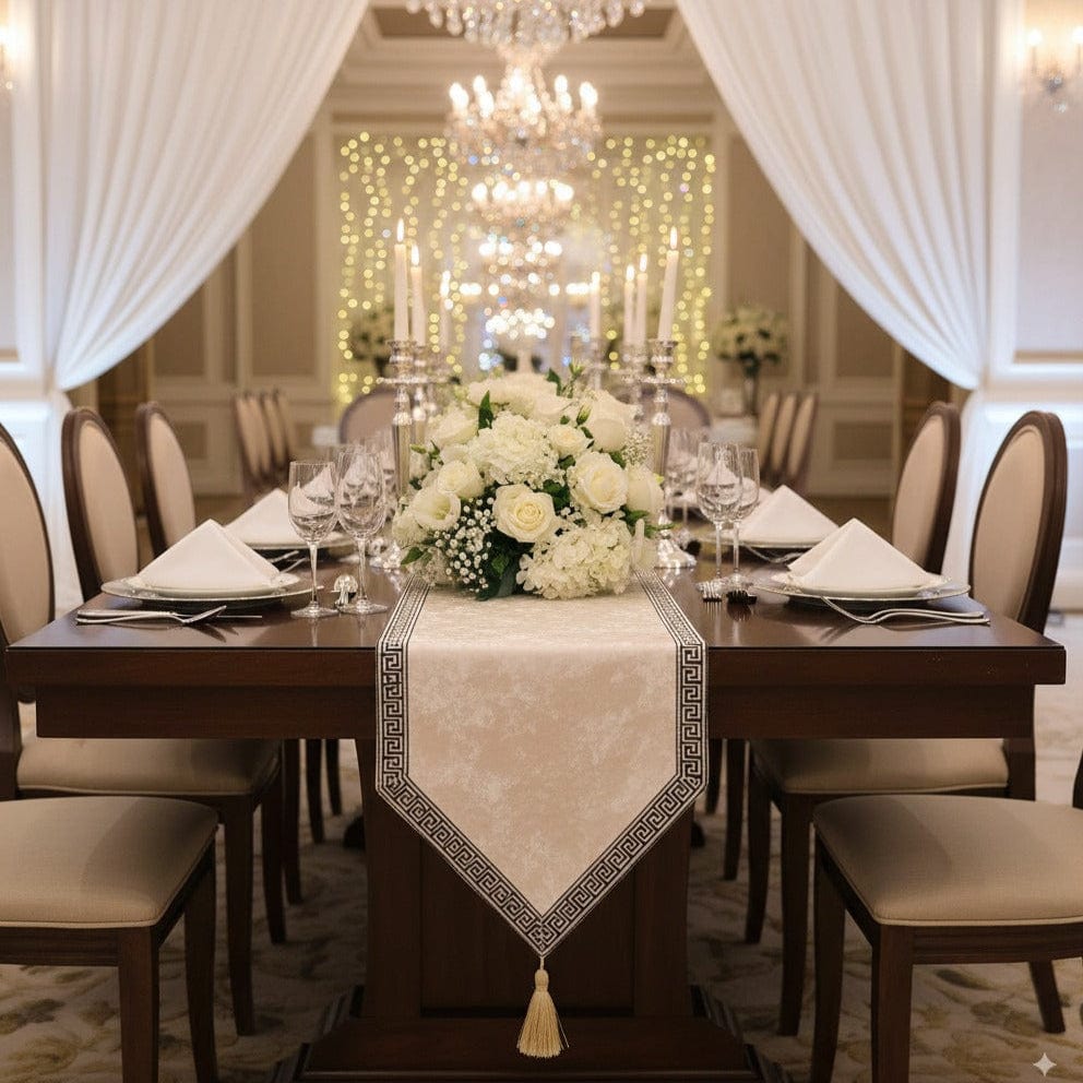 Chemin de Table Mariage Taupe Chic - Élégance Totale