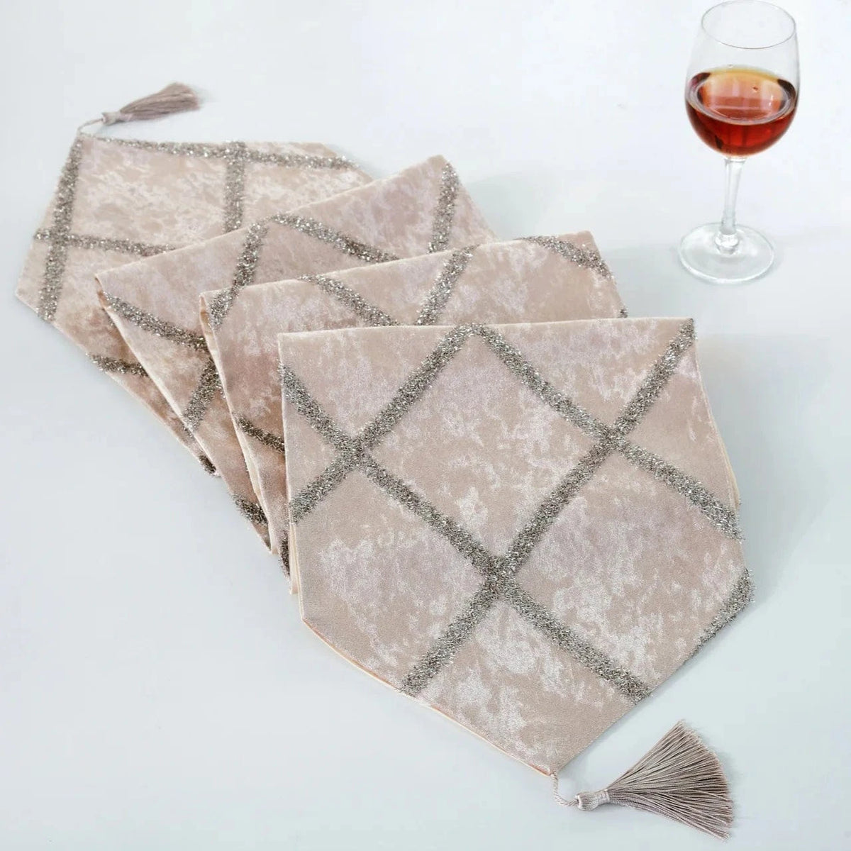 Chemin de Table Rose Poudré Mariage - Velours Chic Romantique