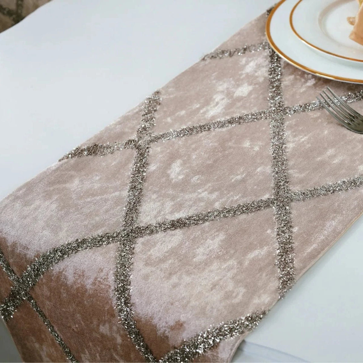 Chemin de Table Rose Poudré Mariage - Velours Chic Romantique