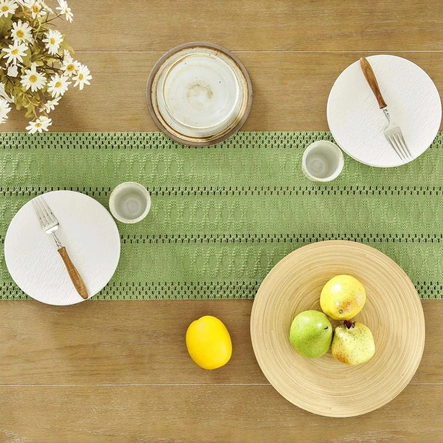 Chemin de Table Vert Olive - Tissage Méditerranéen Sophistiqué