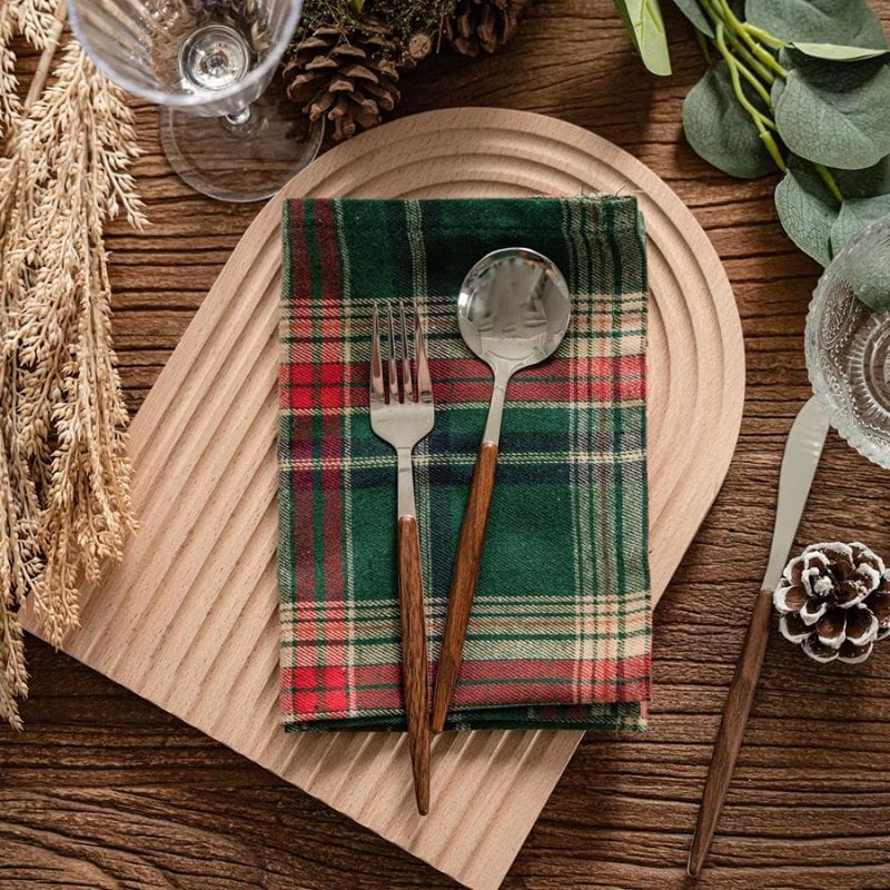 Lot de 12 Serviettes en Tissu Écossais Vintage – L'esprit de Noël pour une table chaleureuse