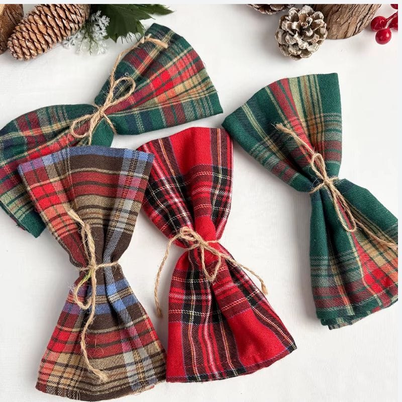 Lot de 12 Serviettes en Tissu Écossais Vintage – L'esprit de Noël pour une table chaleureuse