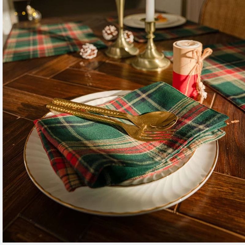 Lot de 12 Serviettes en Tissu Écossais Vintage – L'esprit de Noël pour une table chaleureuse